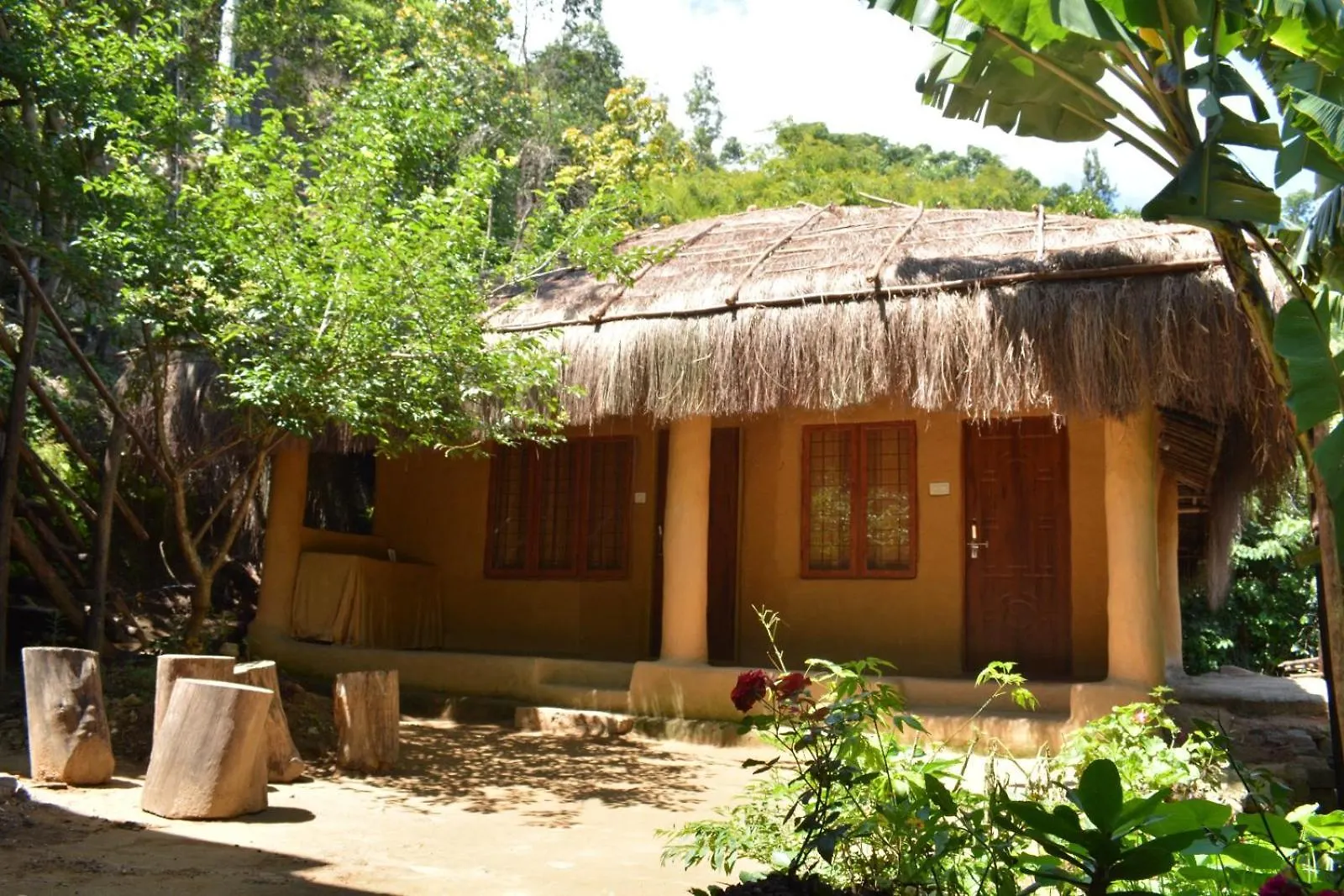 Cosmic Mud House Kanthalloor 0*,